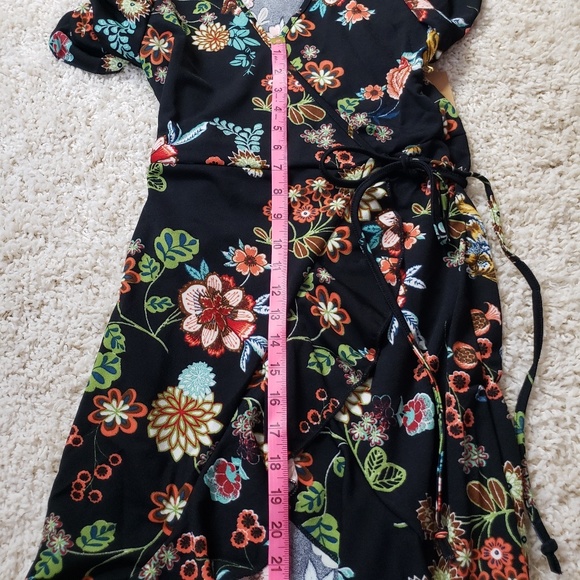 NWT Haute Project Floral Wrap Dress Size Small - Picture 3 of 5
